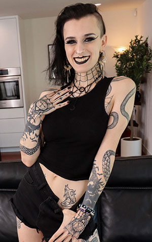 Viviana Rose